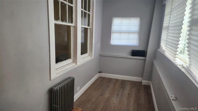 75 Ingraham St in Hempstead, NY - Building Photo - Building Photo