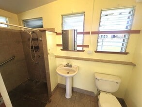 738 Hoopuni Dr in Kailua, HI - Building Photo - Building Photo
