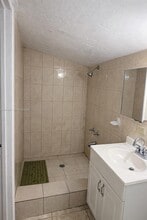 18010 NW 8th Pl in Miami, FL - Building Photo - Building Photo