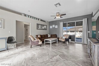 2616 SW 29th Ave in Cape Coral, FL - Building Photo - Building Photo