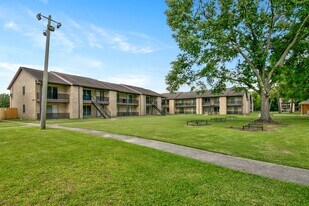 2005 Dowlen Rd, Unit 11