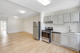 274 Montgomery St in Jersey City, NJ - Foto de edificio - Building Photo