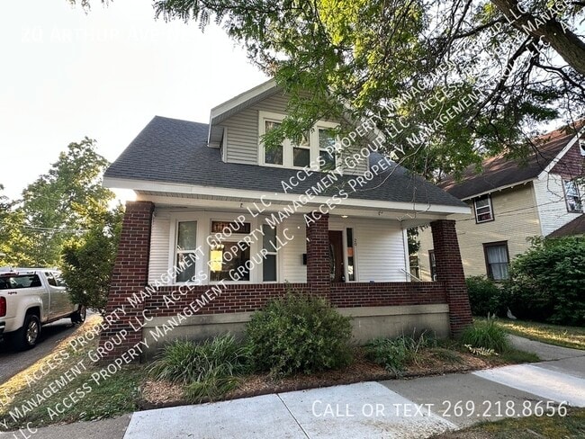 20 Arthur Ave NE in Grand Rapids, MI - Foto de edificio - Building Photo
