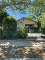 990 West St in Redding, CA - Building Photo