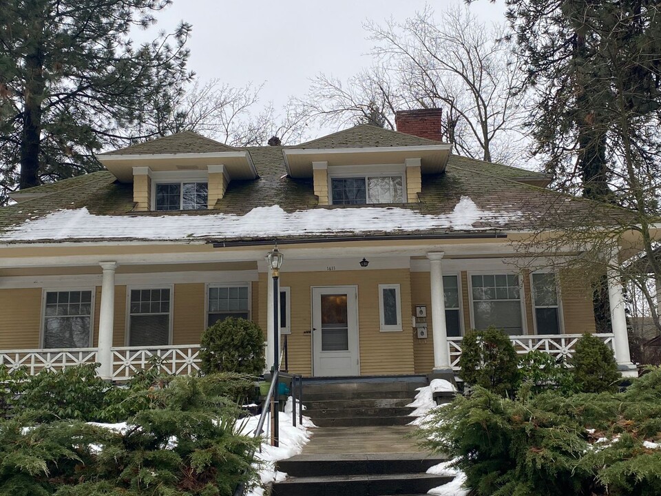 1611 W 9th Ave in Spokane, WA - Foto de edificio