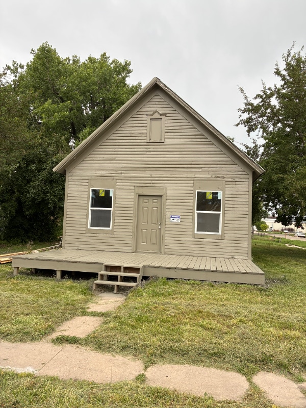 property at 302 E 9th St