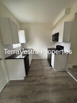 72 S Pine St in Bridgeton, NJ - Building Photo