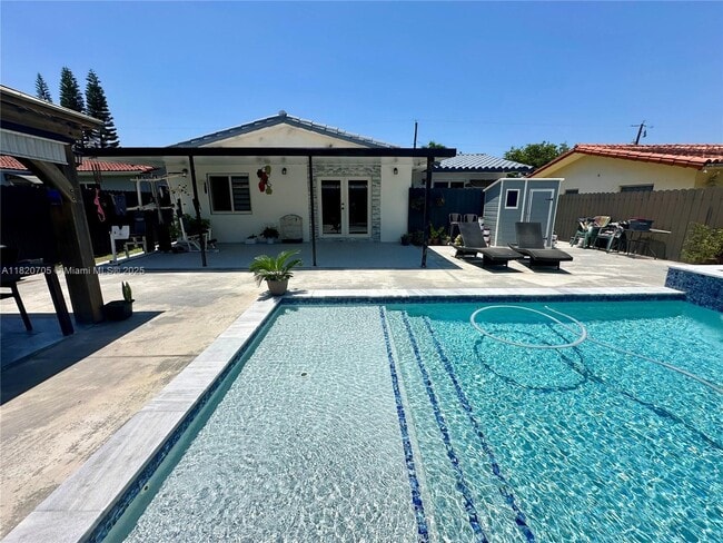 property at 1543 SW 74th Ct