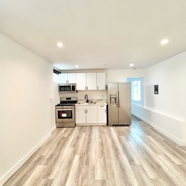 701 N Hill Pl in Los Angeles, CA - Building Photo - Building Photo