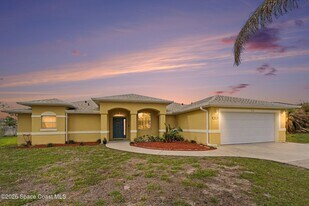 992 Coquina St SE in Palm Bay, FL - Building Photo