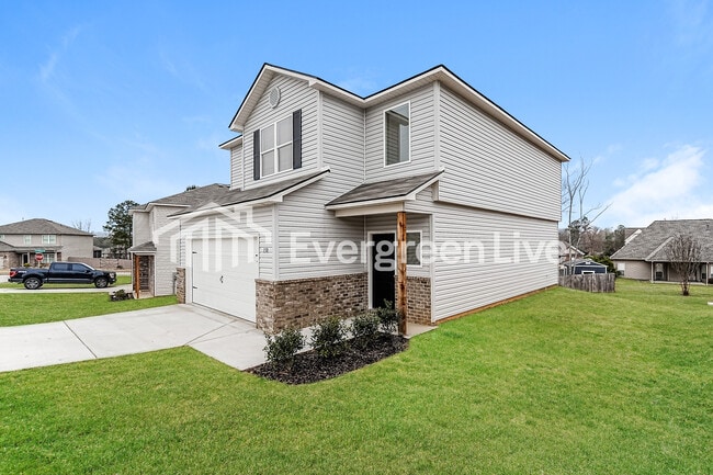 150 Woodland Wy in Pell City, AL - Building Photo - Building Photo