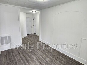 1664 N Wisconsin St in Racine, WI - Building Photo - Building Photo