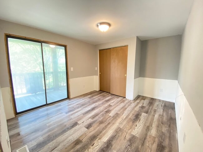 1522 Indianola Ave in Columbus, OH - Building Photo - Building Photo