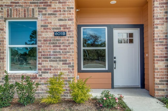 5262 Ella Blvd in Houston, TX - Building Photo - Building Photo