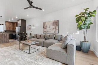 772 W 300 N in Salt Lake City, UT - Foto de edificio - Building Photo