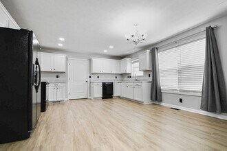 1556 Apache Way in Clarksville, TN - Building Photo - Building Photo