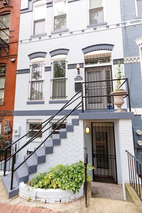 1304 Riggs St NW in Washington, DC - Foto de edificio