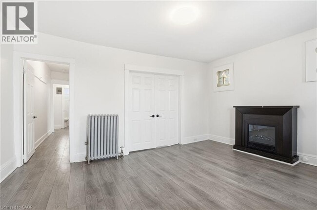 property at 1 Fairholt Rd N