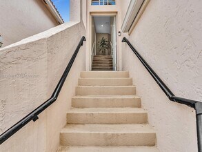 8520 Vía Romana in Boca Raton, FL - Foto de edificio - Building Photo