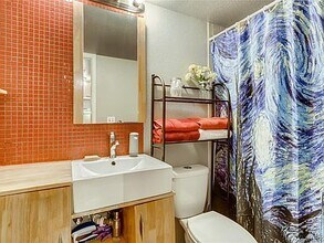 1085 Broadway, Unit 18 in Boulder, CO - Building Photo - Building Photo
