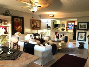 1525 Oyster Catcher Point in Naples, FL - Foto de edificio - Building Photo