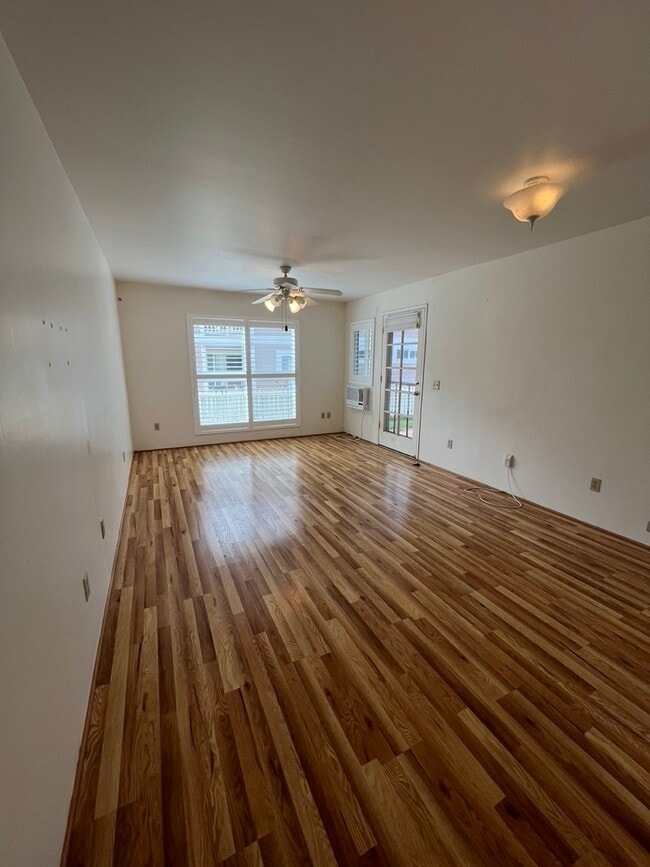 property at 10 Piwai Ln
