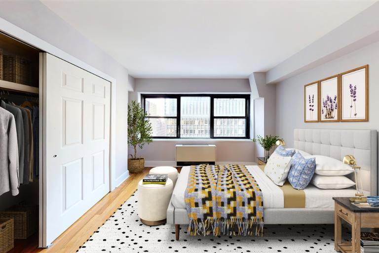 301 E 47th St in New York, NY - Building Photo