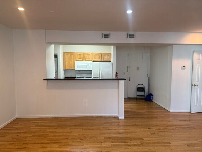 522 Gregory Ave in Weehawken, NJ - Building Photo - Building Photo