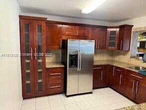 7495 S Waterway Dr in Miami, FL - Building Photo - Building Photo