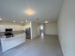 2439 SE 28th St in Homestead, FL - Building Photo - Building Photo