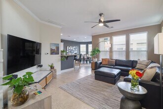 5317 Gooding Dr in Austin, TX - Building Photo - Building Photo