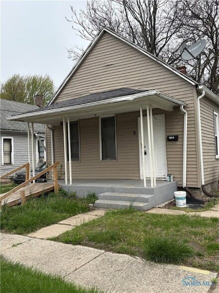 1614 Pinewood Ave in Toledo, OH - Building Photo - Building Photo