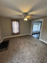 1401 W Elm St in Bloomington, IL - Building Photo - Building Photo