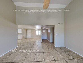 9708 N 56th Ln in Glendale, AZ - Foto de edificio - Building Photo
