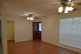 9902 Trailway Dr in Montgomery, TX - Building Photo - Building Photo