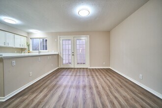 10818 Briar Forest Dr in Houston, TX - Building Photo - Building Photo
