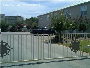 1367 US-98 in Mary Esther, FL - Building Photo - Building Photo