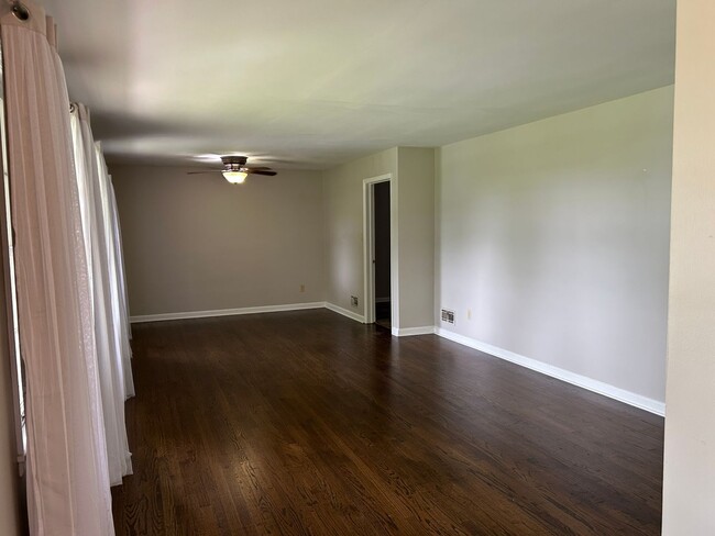 808 12th Ave NE in Jacksonville, AL - Building Photo - Building Photo