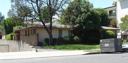 425 S Los Robles Ave in Pasadena, CA - Building Photo - Building Photo