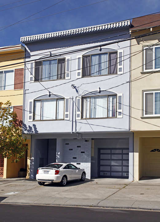 222 88th St in Daly City, CA - Building Photo