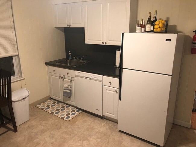56 Cedar St, Unit 57-3 in Cambridge, MA - Building Photo - Building Photo
