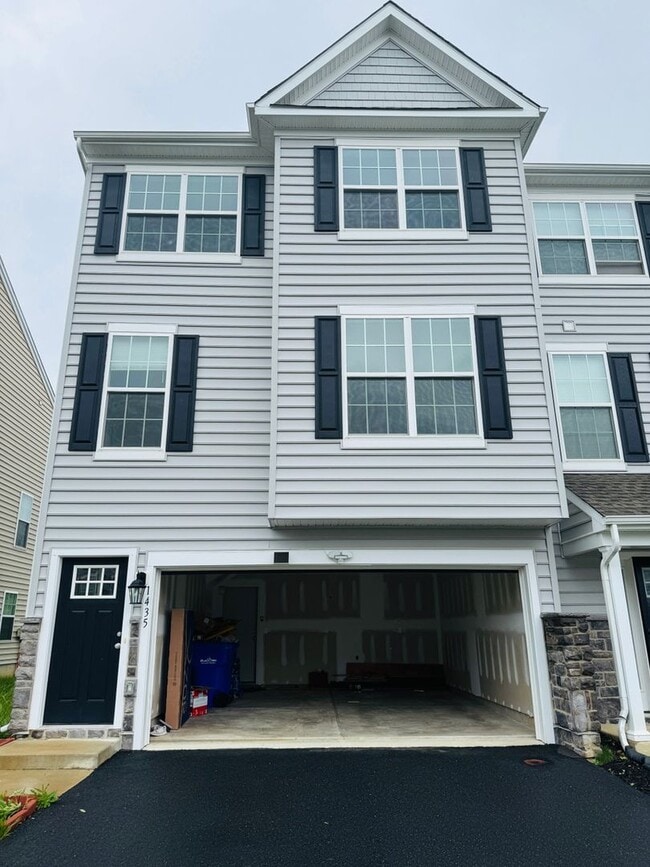property at 1435 Carrick Ct