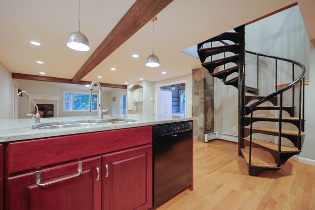44 Crawford St in Leominster, MA - Building Photo - Building Photo