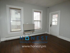 35 Summer St in Waterville, ME - Building Photo - Building Photo