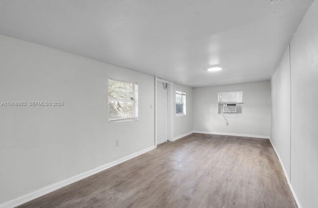 914 NW 80th St in Miami, FL - Building Photo - Building Photo