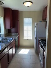 10910 Summerdale Way, Unit #338 in San Diego, CA - Foto de edificio - Building Photo