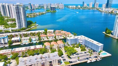 4000 NE 170th St in North Miami Beach, FL - Building Photo - Building Photo