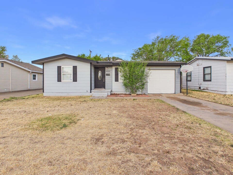 4620 S Hayden St in Amarillo, TX - Building Photo