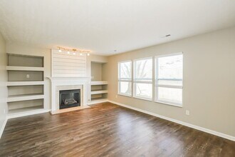 305 Stewart Springs Dr in Smyrna, TN - Foto de edificio - Building Photo