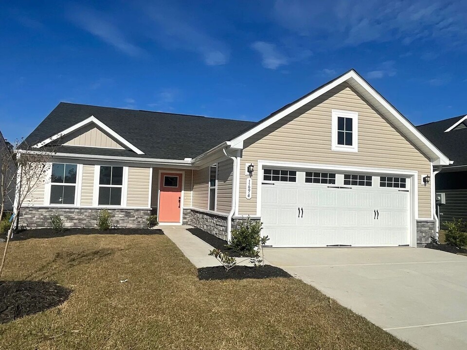 1694 Piney Creek Rd NE in Bolivia, NC - Foto de edificio